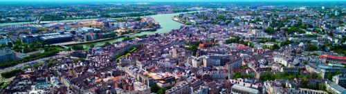 Vue aérienne du centre historique de la ville de Nantes, en Loi