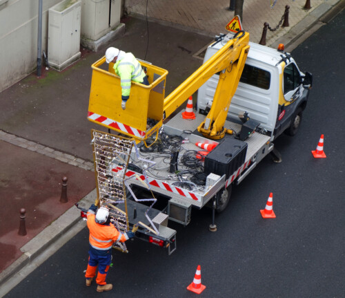 Montage des décorations urbaines de fin d’année